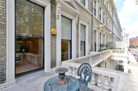 Flat Ashburn Gardens in Greater London