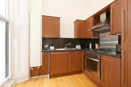 Flat Ashburn Gardens in Greater London