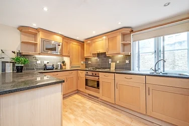 Flat Avery Row in City of Westminster