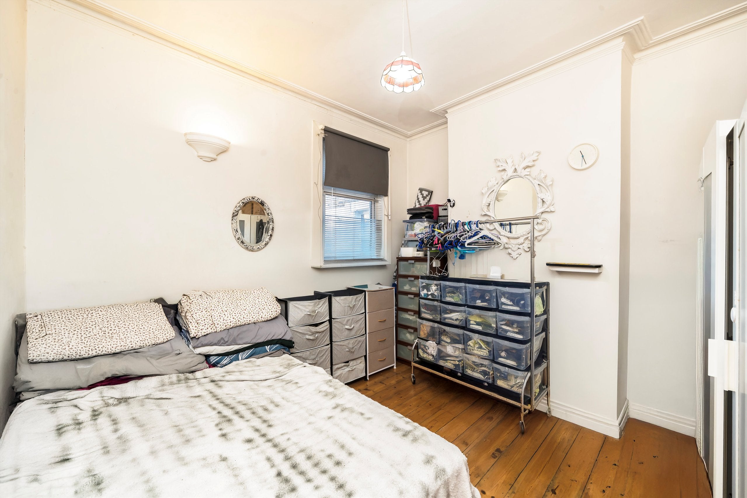Flat Bramshot Avenue in Greater London