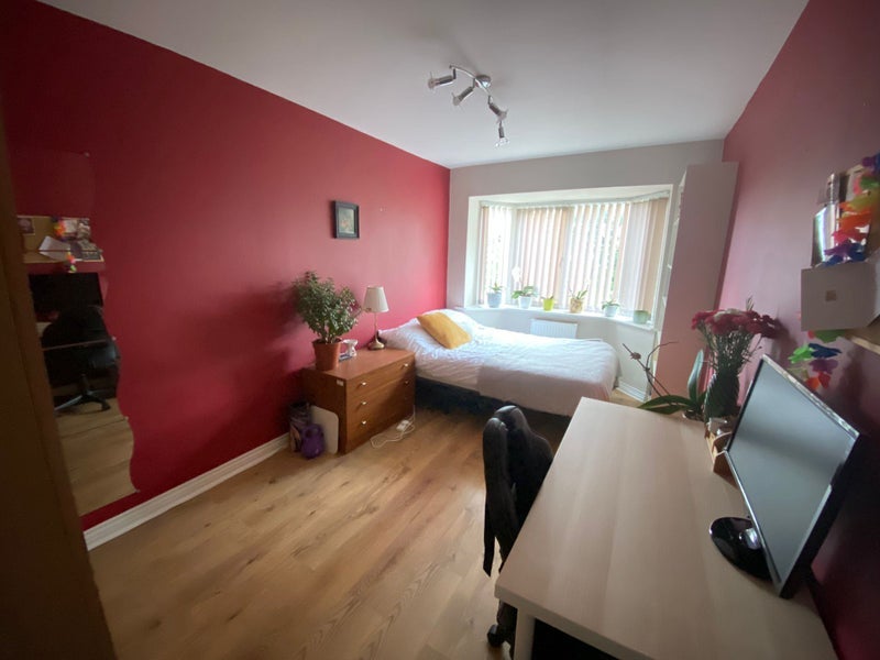 Room Snowberry Close in Bradley Stoke