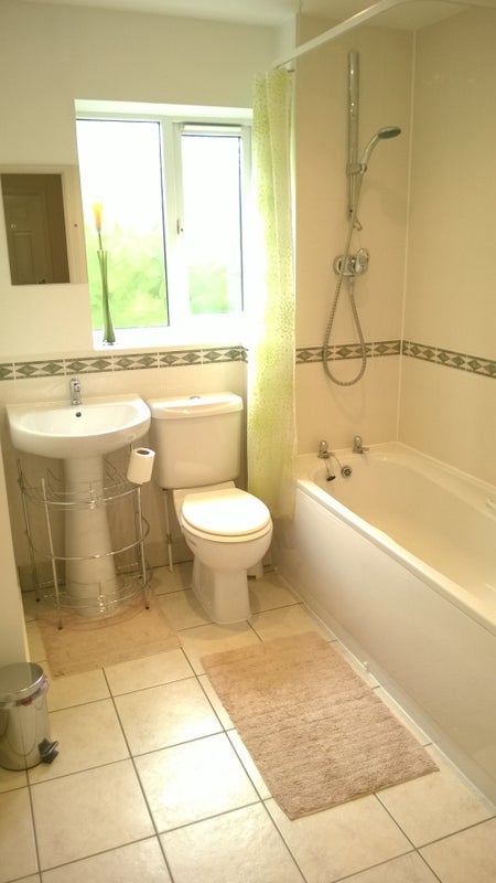 Room Snowberry Close in Bradley Stoke