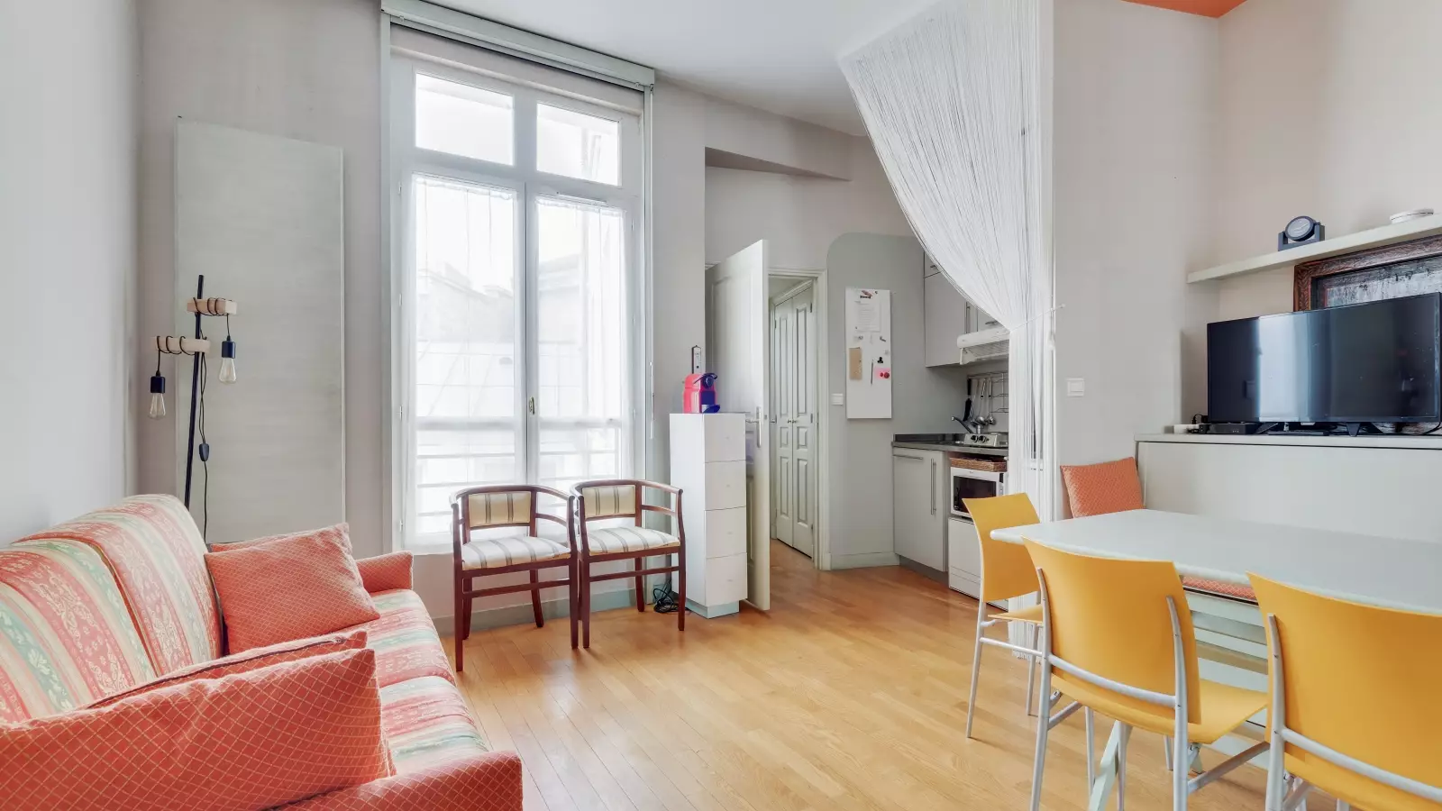 Flat Rue Roquépine in Paris