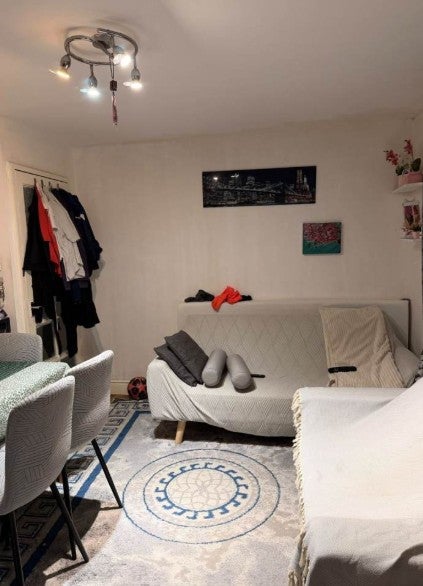 Flat Jack Clow Road in Greater London