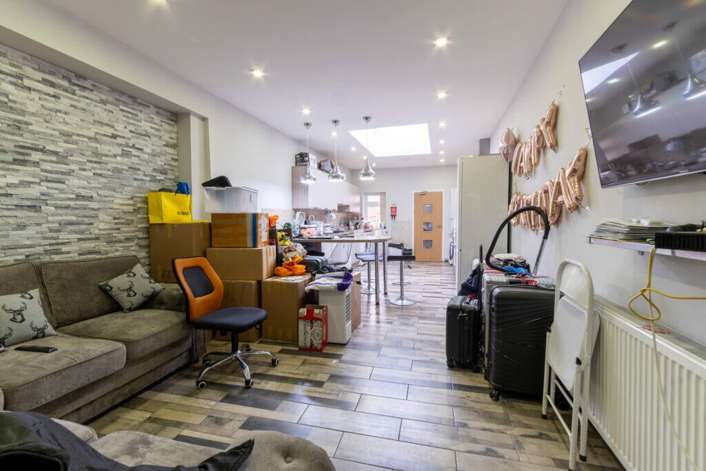 Room Tiverton Road in Birmingham