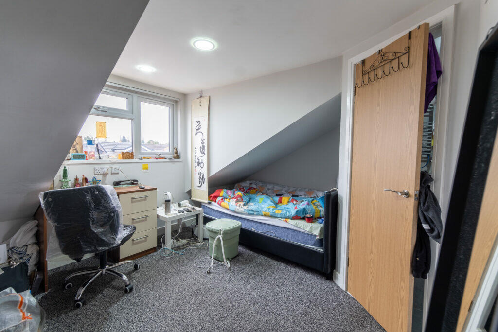 Room Tiverton Road in Birmingham