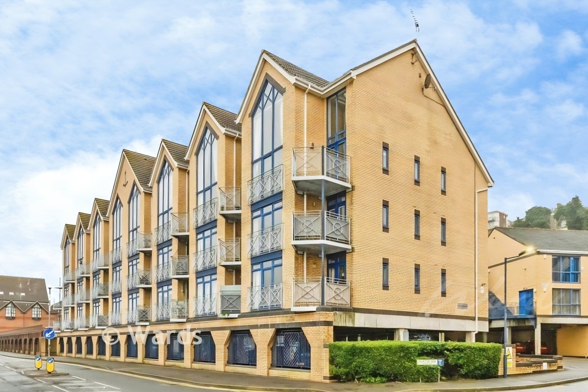 Flat Esplanade in Rochester