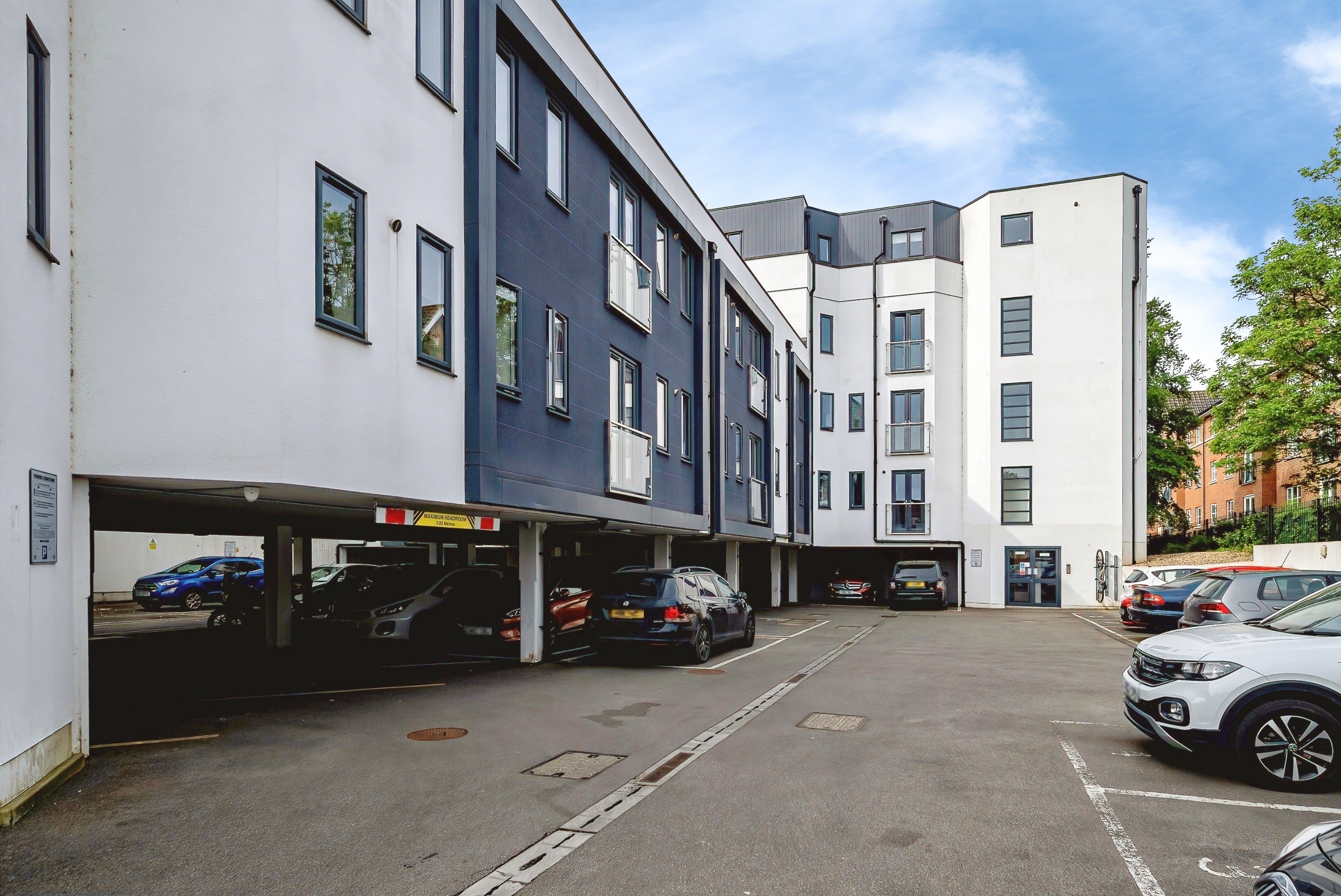 Flat Walton Street in Aylesbury