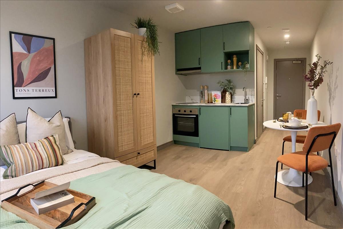 Flat Victoria Road in Greater London