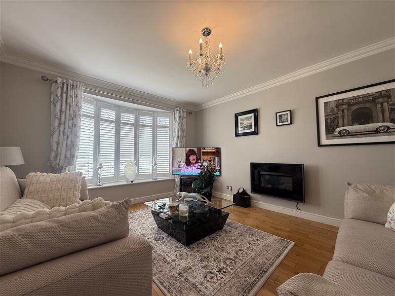 Room Naunton Park Close in Cheltenham