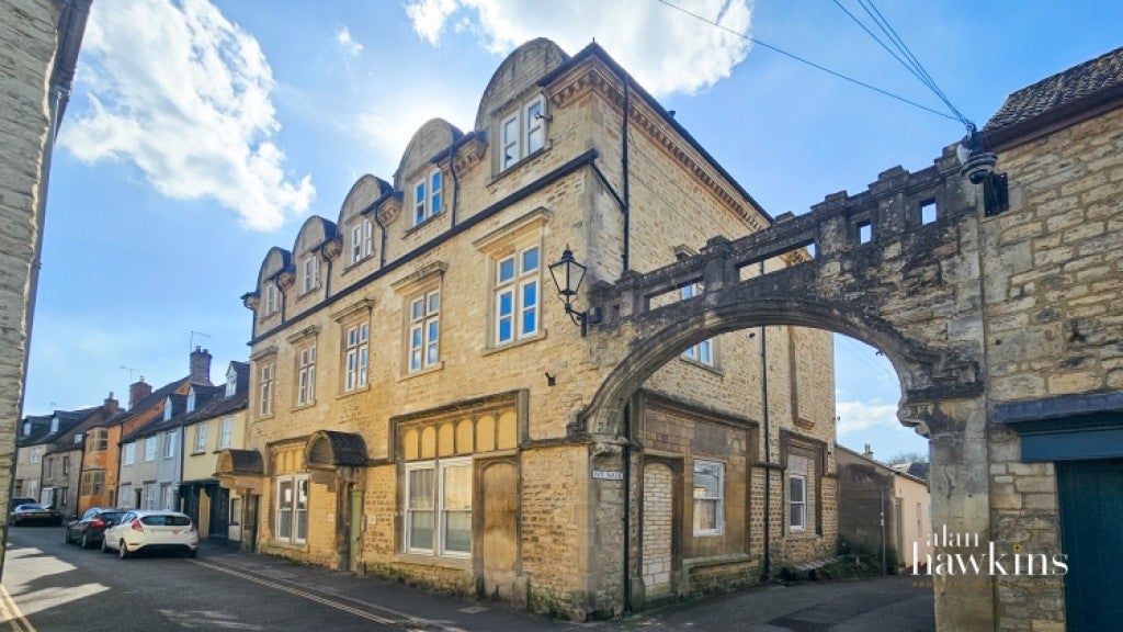 Flat Church Street in Calne