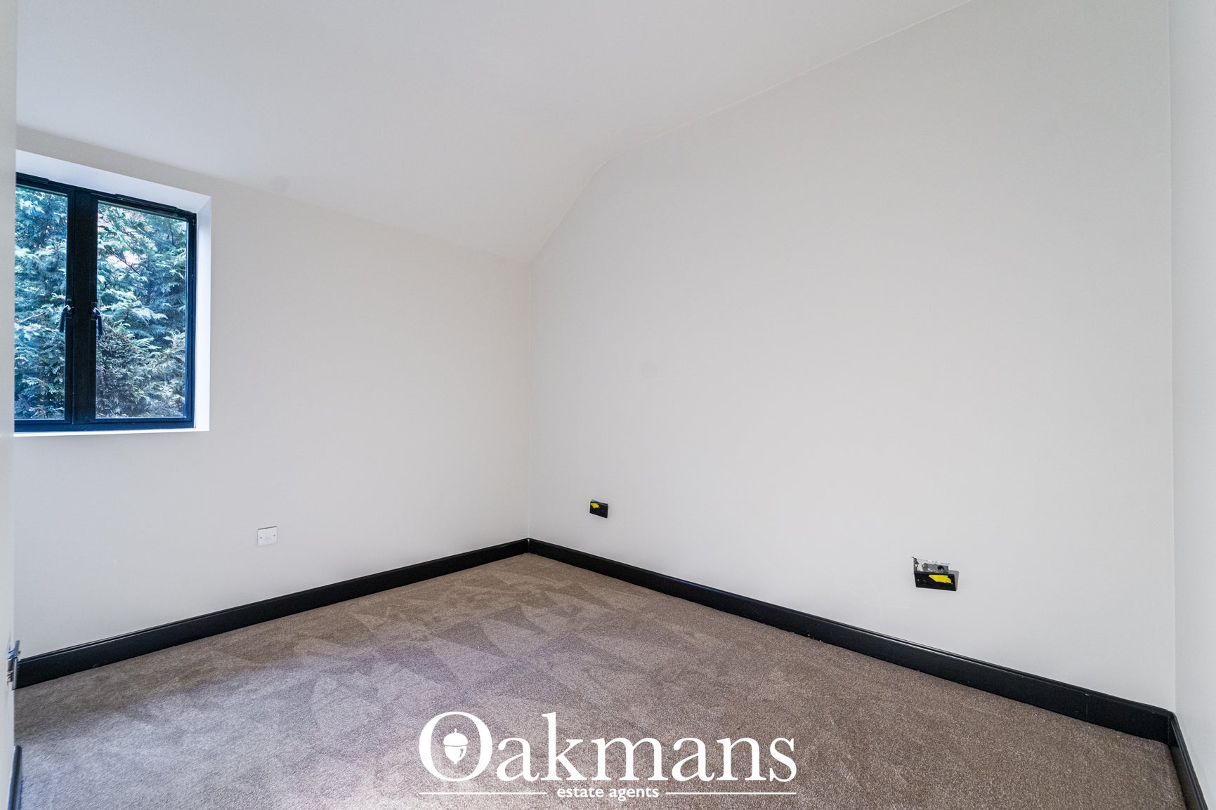 Flat Paradise Row in Bromsgrove