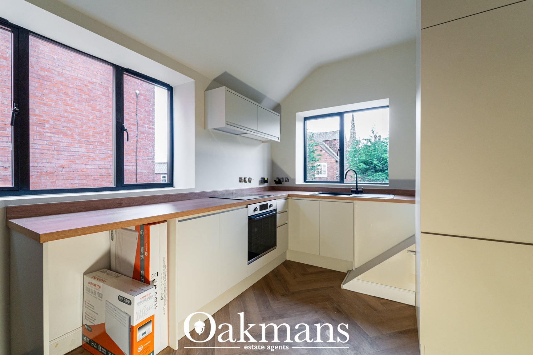 Flat Paradise Row in Bromsgrove