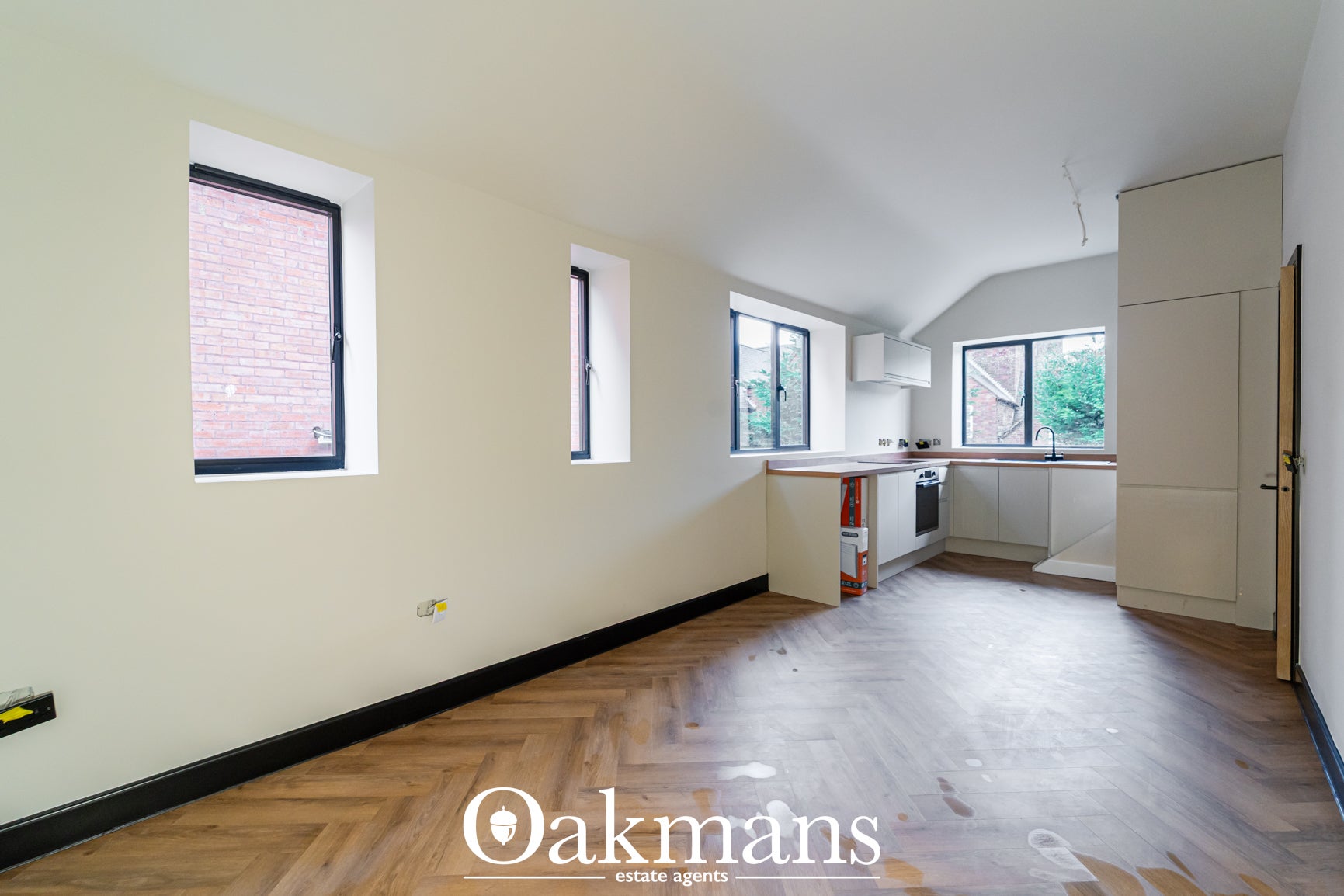 Flat Paradise Row in Bromsgrove