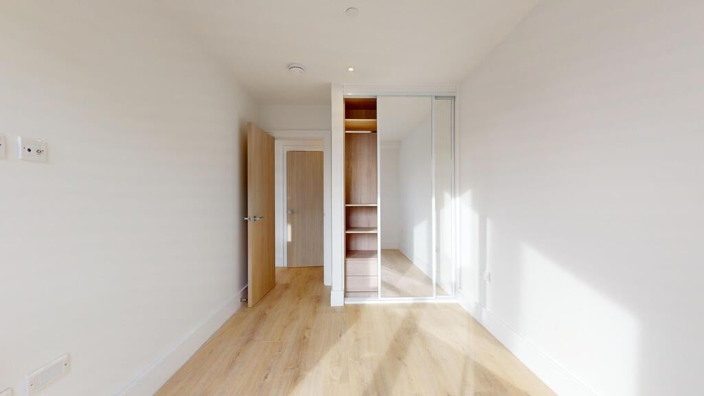Flat Beverley Way in Greater London