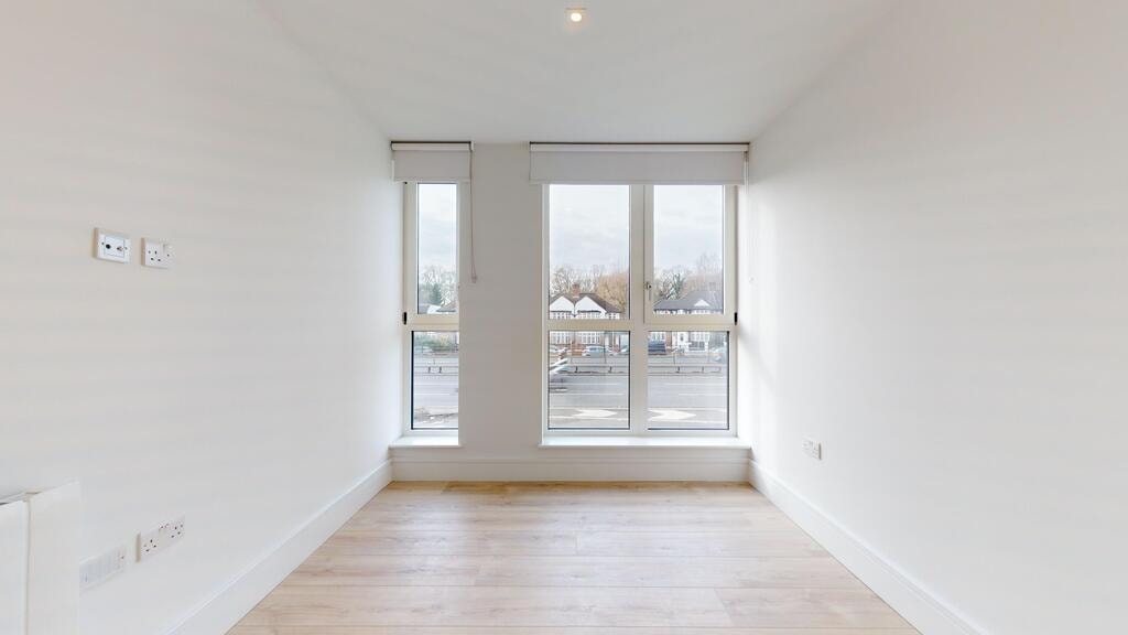 Flat Beverley Way in Greater London