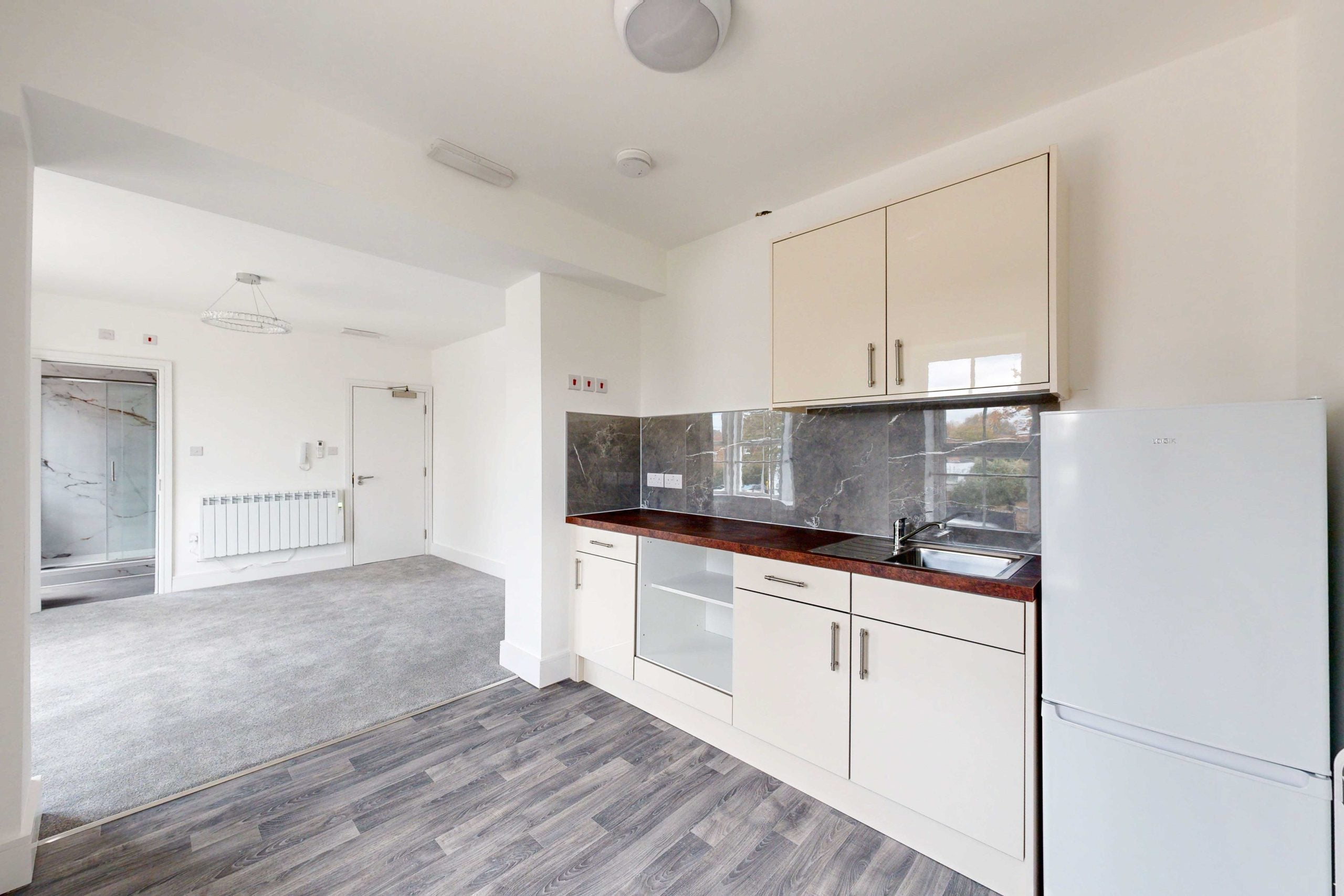 Flat Ifield Road in Crawley