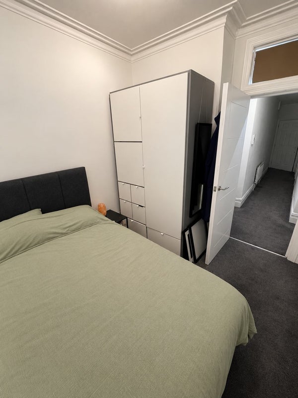 Room Castellain Road in City of Westminster