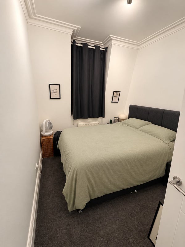 Room Castellain Road in City of Westminster