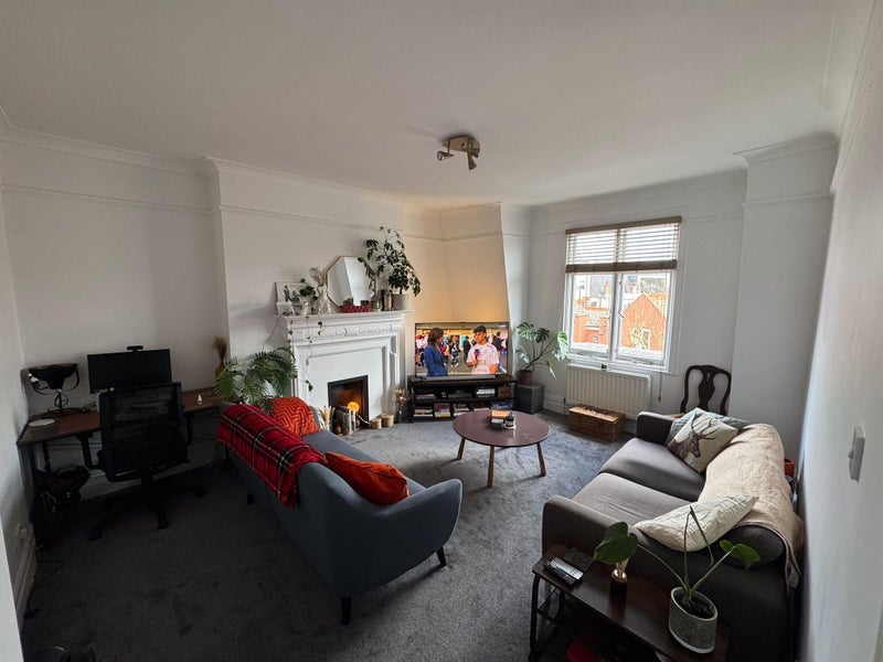 Room Castellain Road in City of Westminster