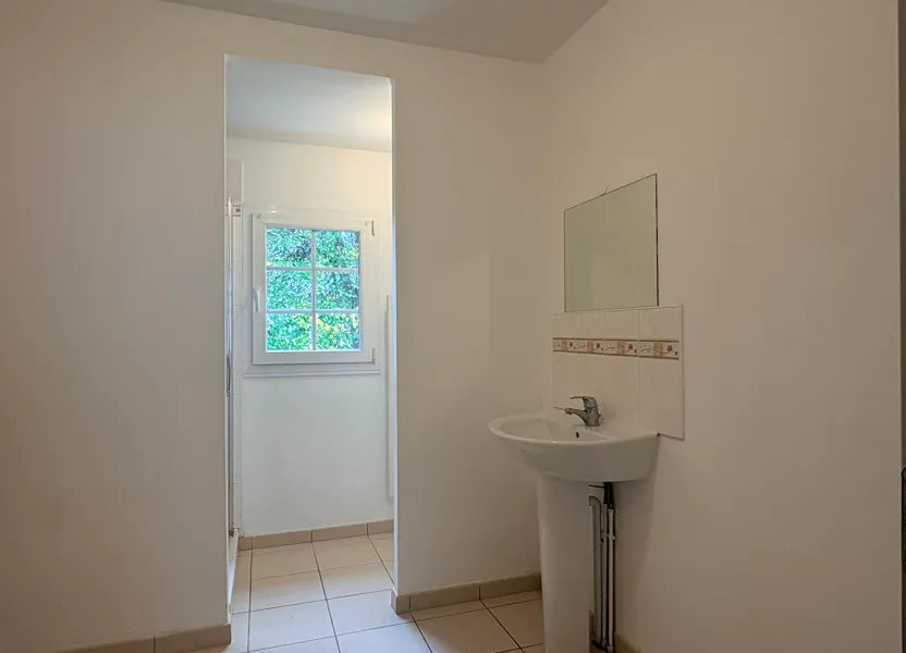 Maison Rue de Rome à Le Mont-Saint-Adrien
