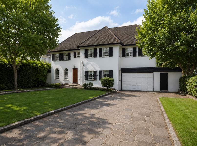 House Russell Road in Three Rivers