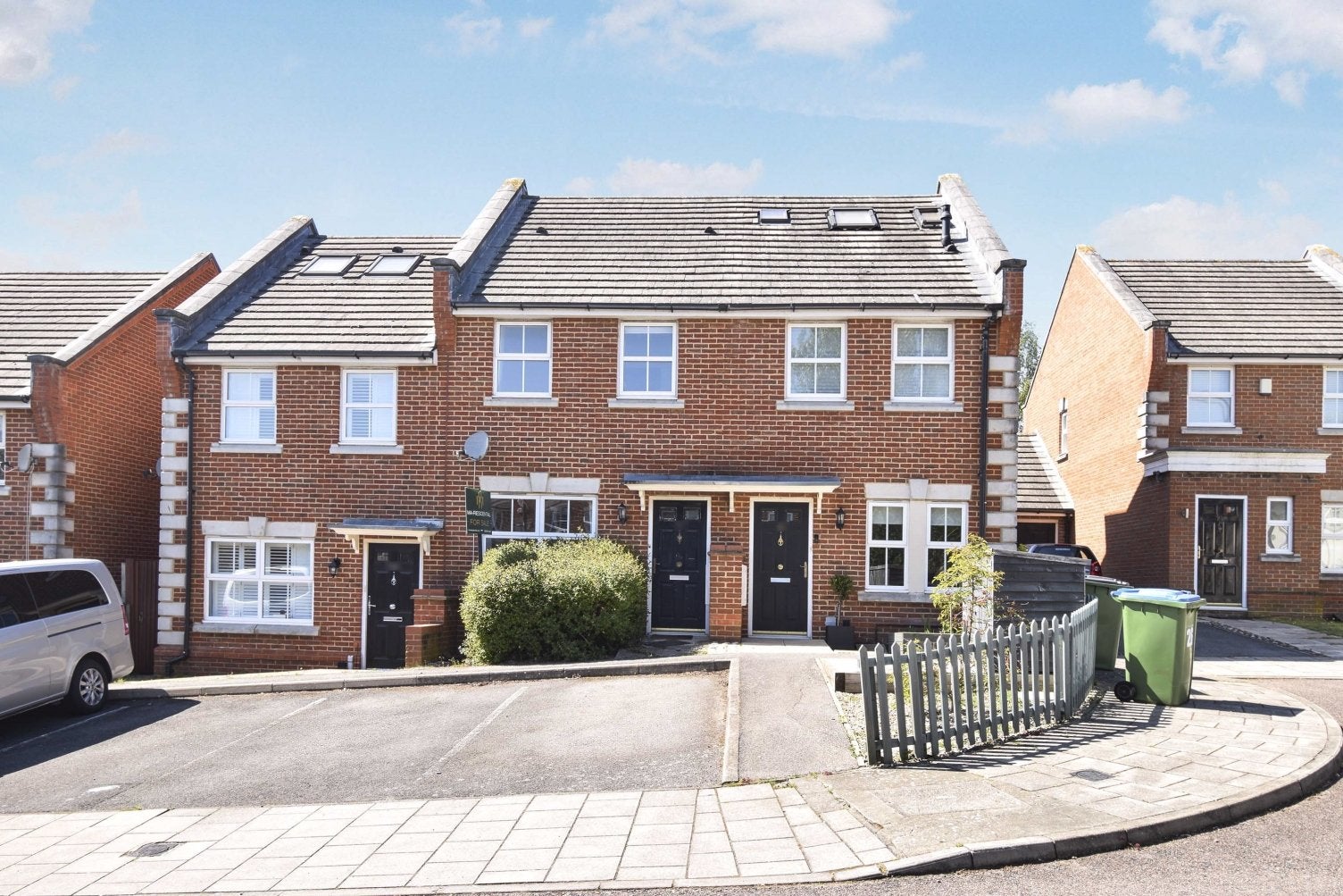 Flat Broad Walk in Greater London