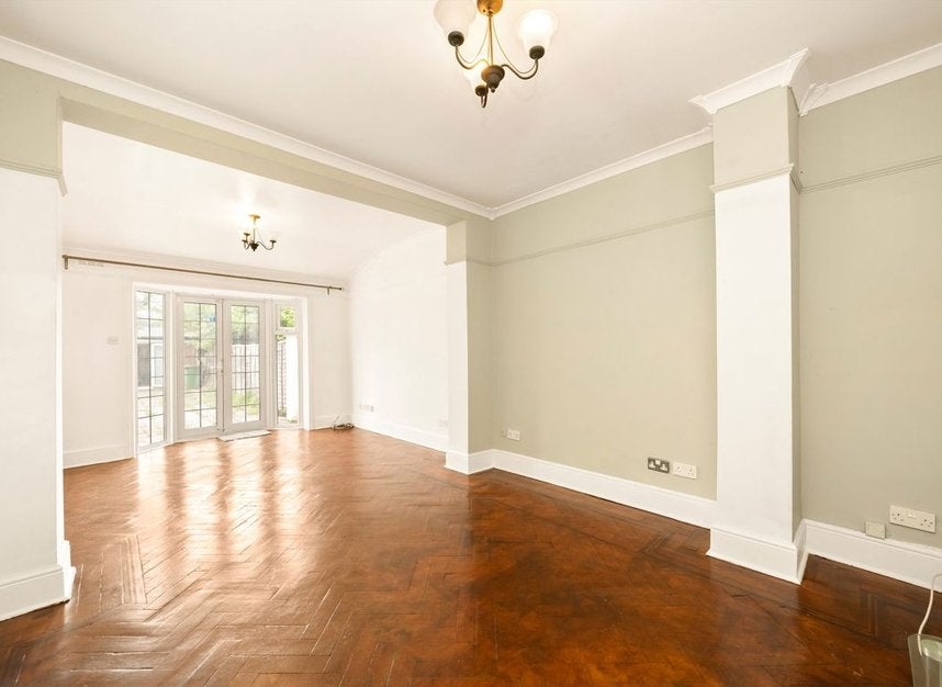 House Bilton Road in Greater London