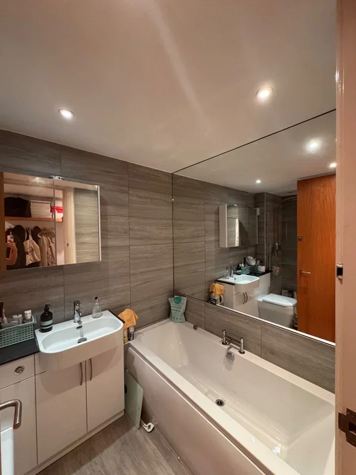 Room Borough High Street in Greater London