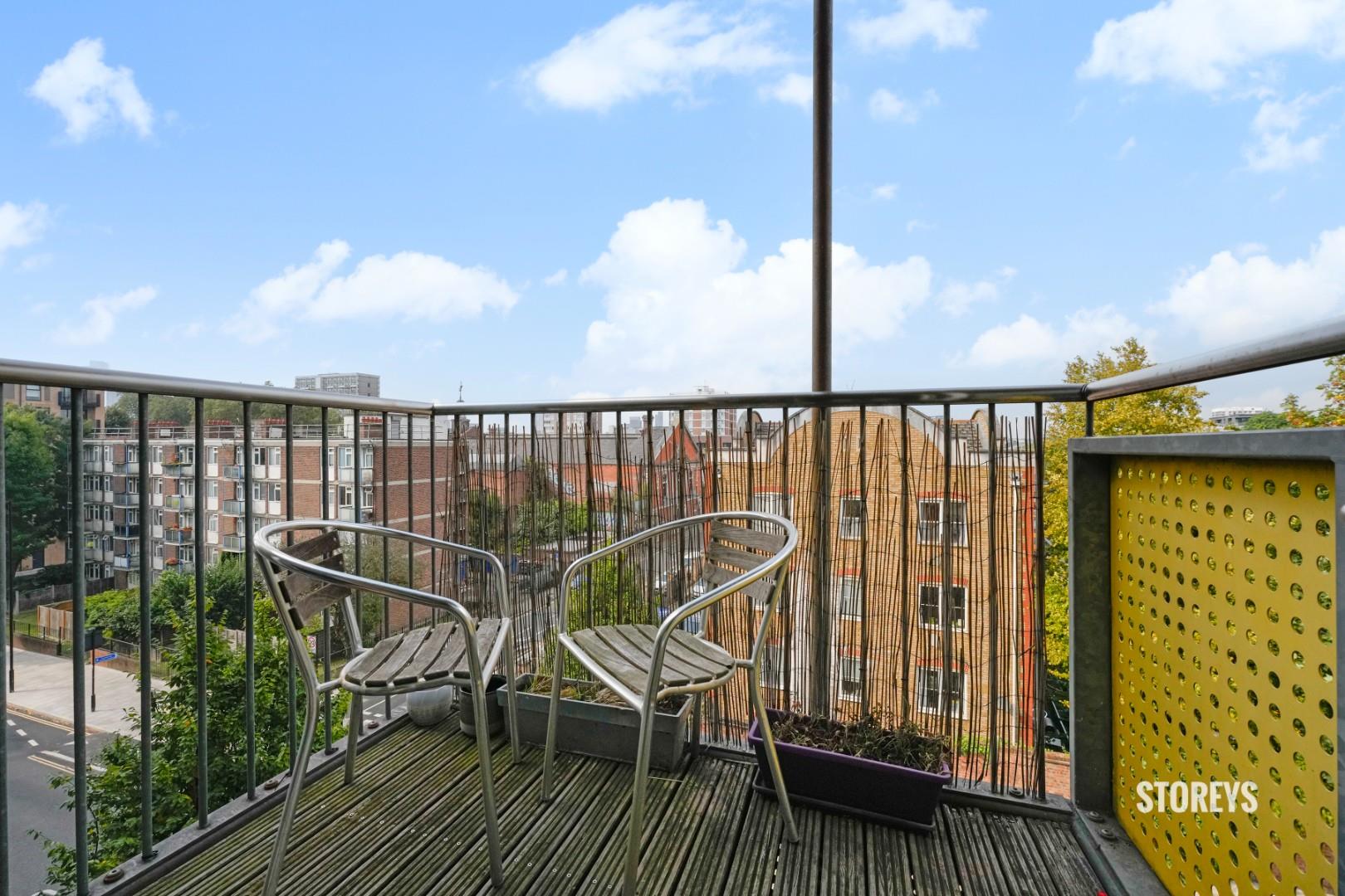 Flat Queensbridge Road in Greater London