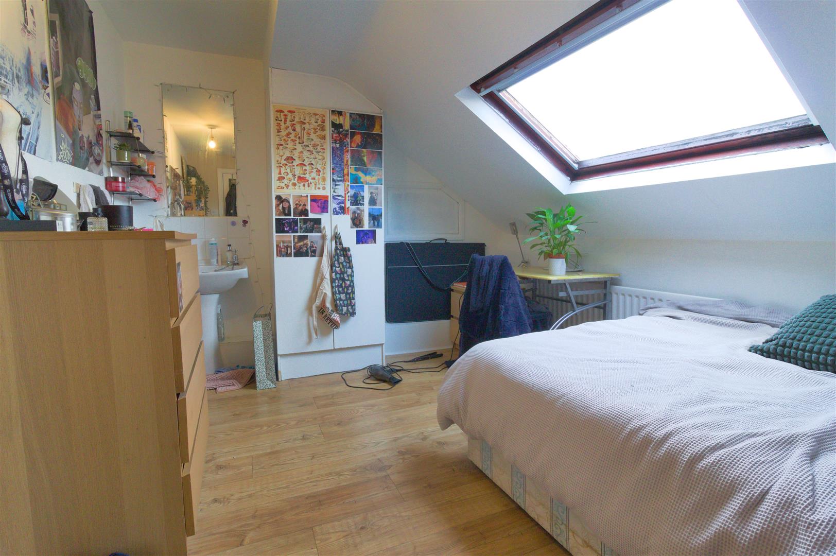 Flat Dinsdale Road in Newcastle upon Tyne