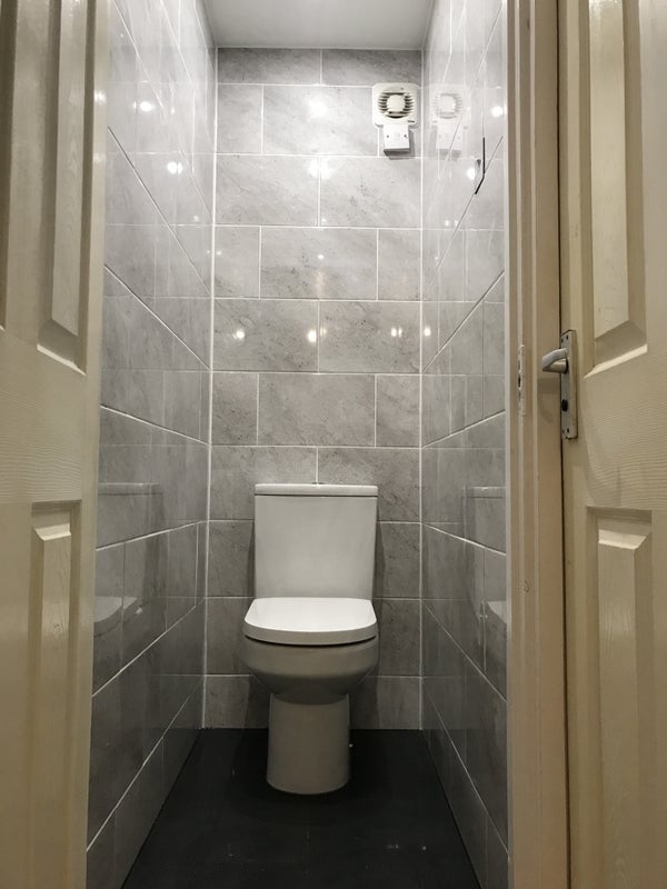 Room Manchester Road in Greater London