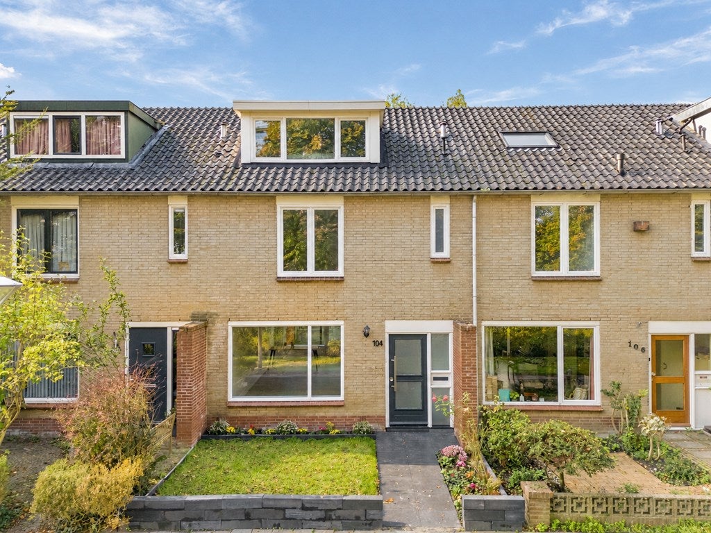 Huis De Parelvisserslaan 104 in Amstelveen