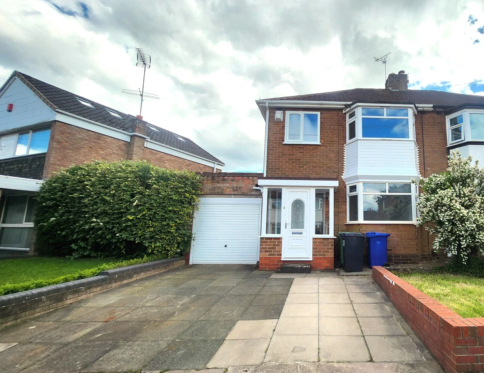 House Summerfields Avenue in Halesowen