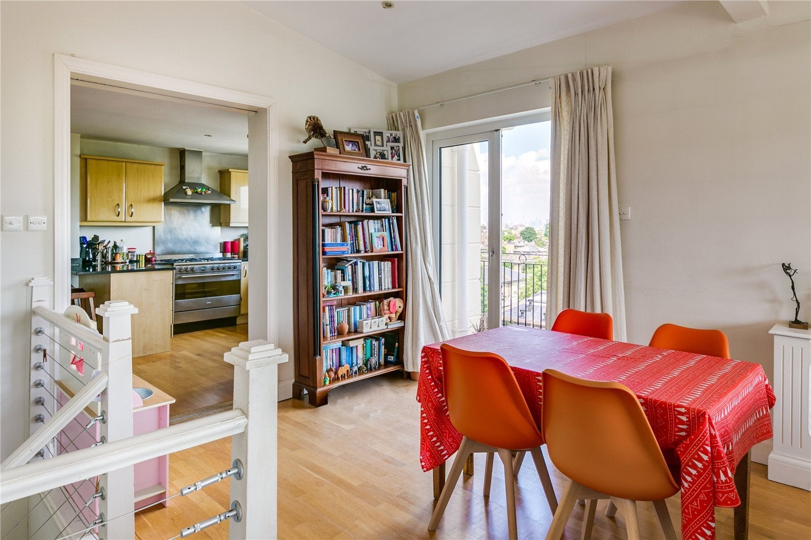 Flat Upper Richmond Road in Greater London