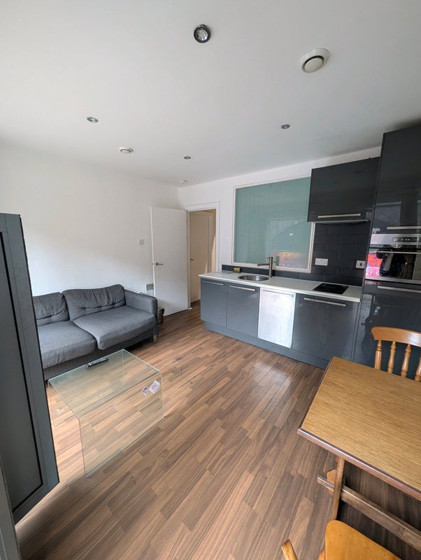 Flat Whitworth Street West in Manchester