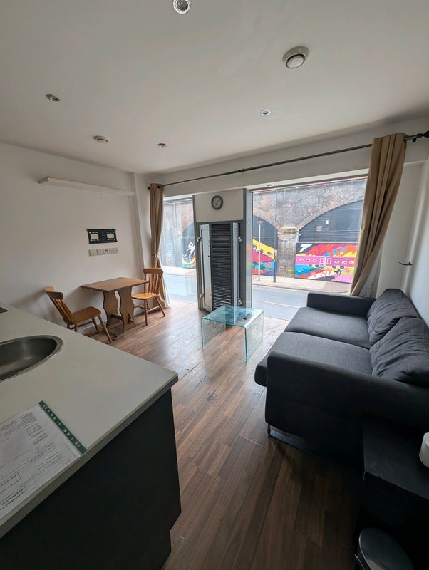 Flat Whitworth Street West in Manchester