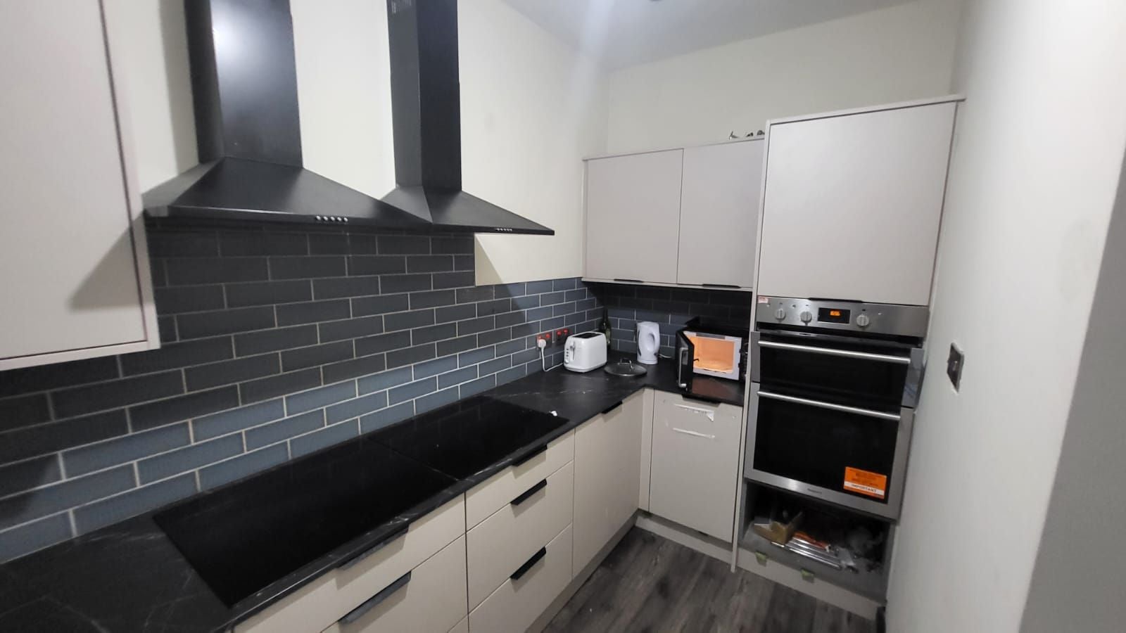 Room Wilmslow Road in Manchester