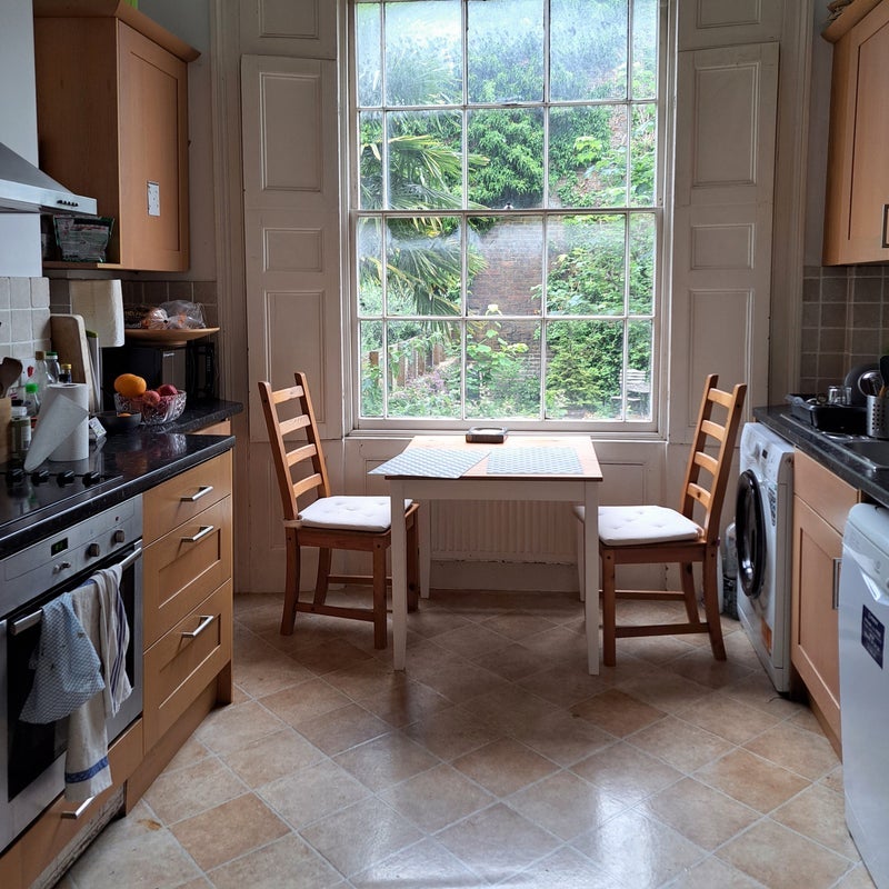 Room Richmond Avenue in Greater London