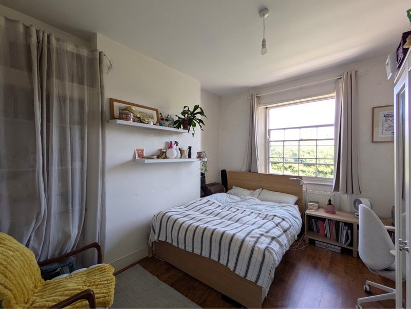 Room Richmond Avenue in Greater London