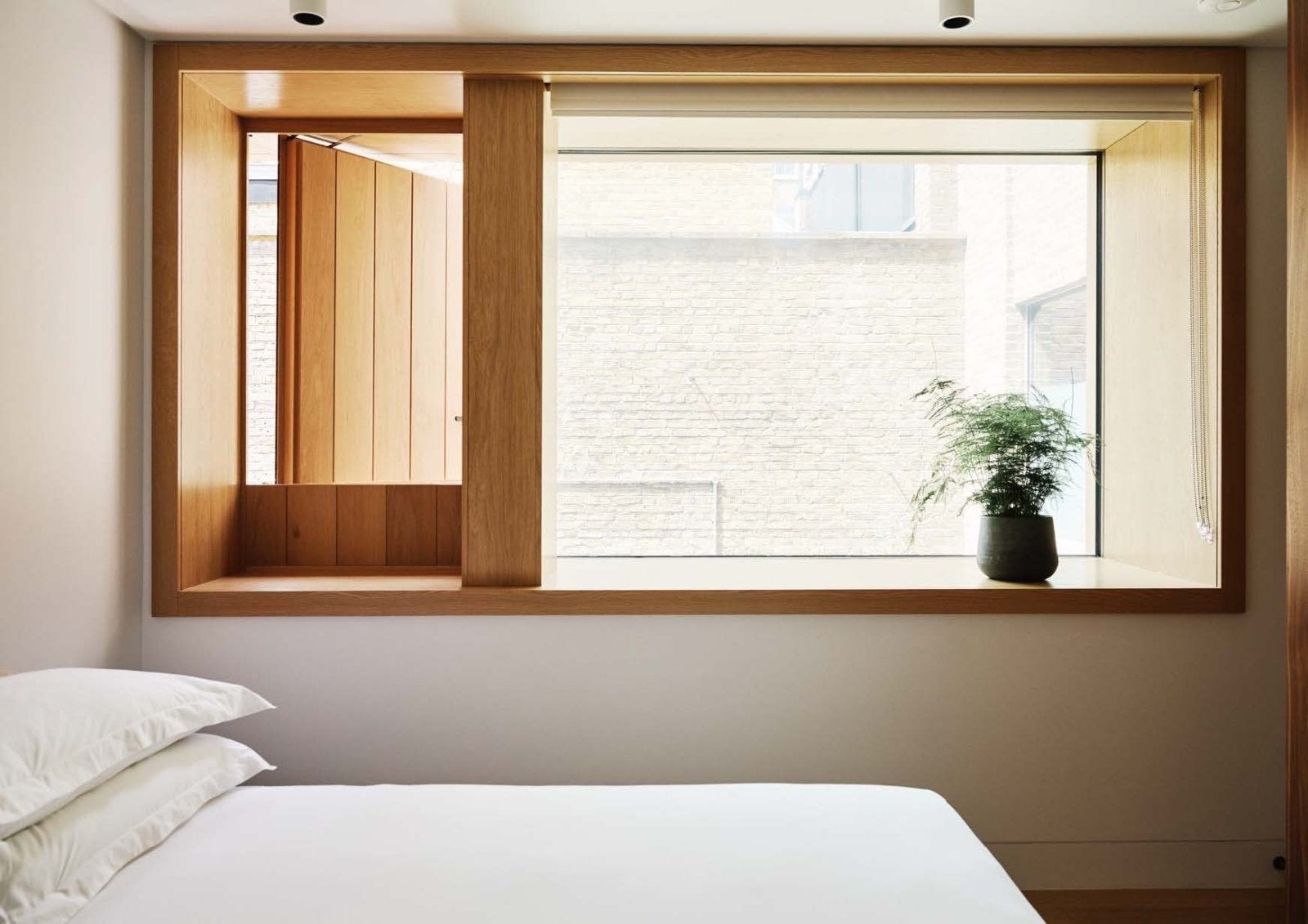 Flat Weymouth Mews in London