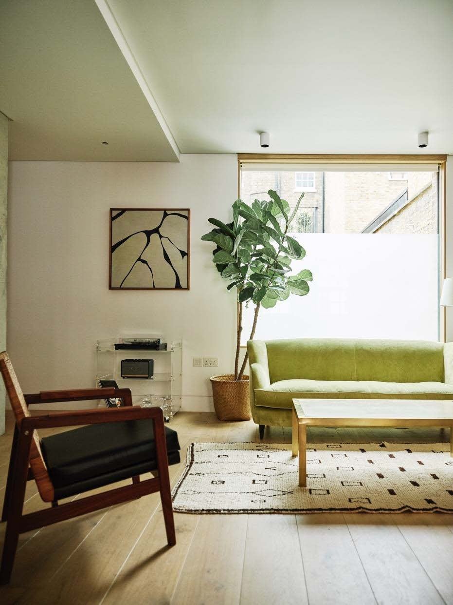 Flat Weymouth Mews in London
