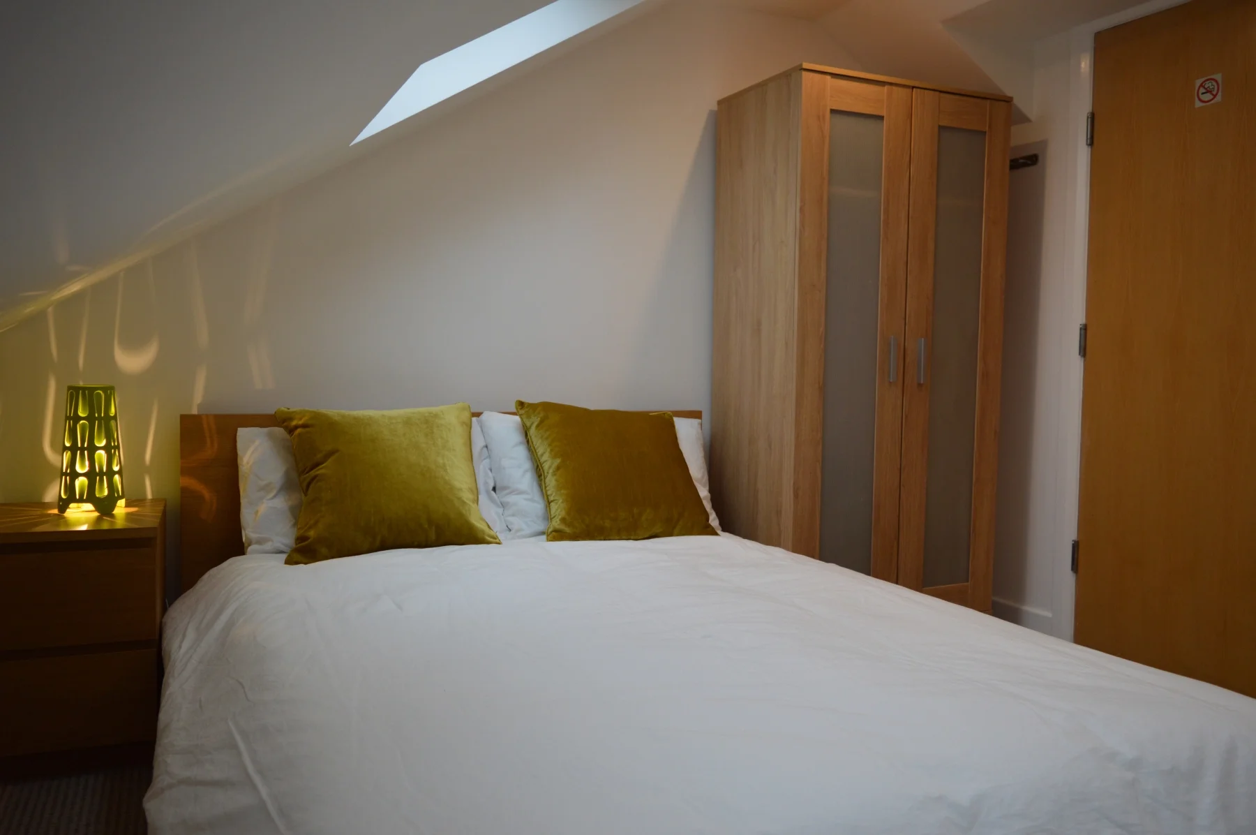 Room Vicarage Park in Greater London
