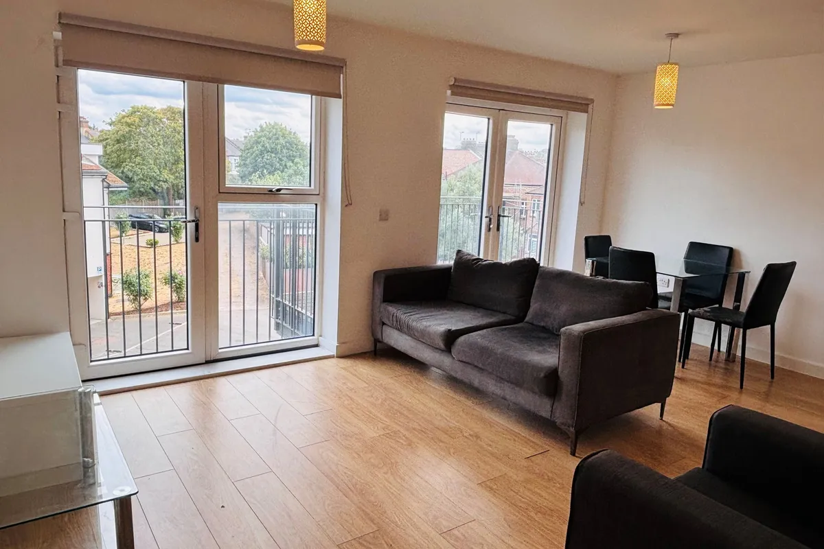 Flat Pevensey Avenue in Greater London