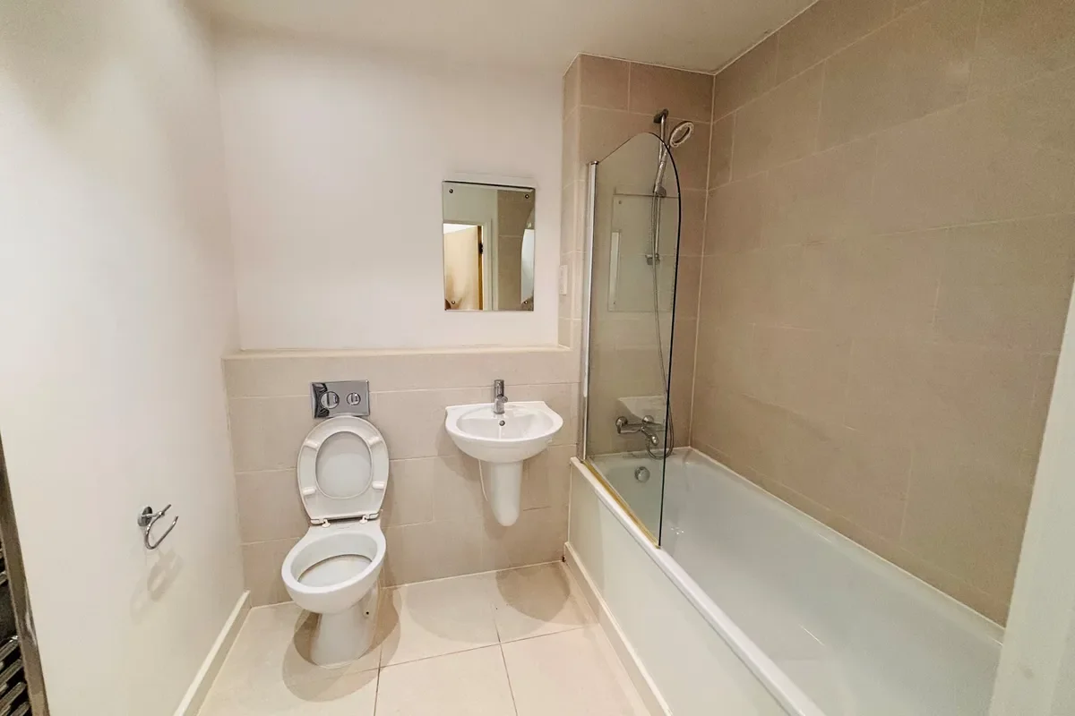 Flat Pevensey Avenue in Greater London