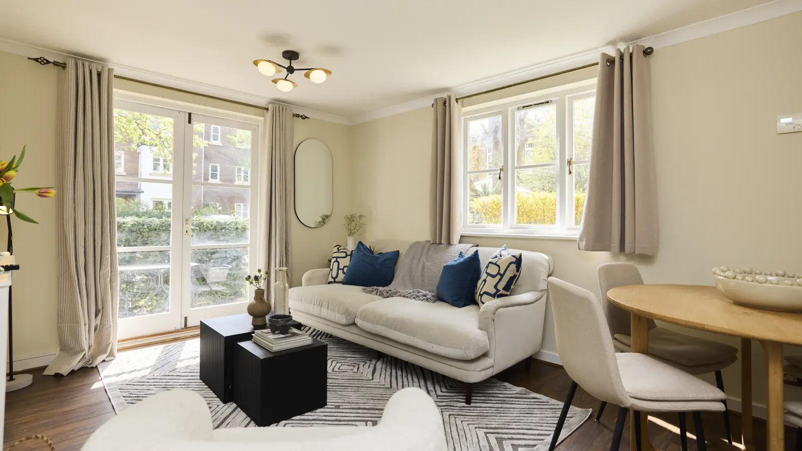Flat Britannia Gate in Greater London