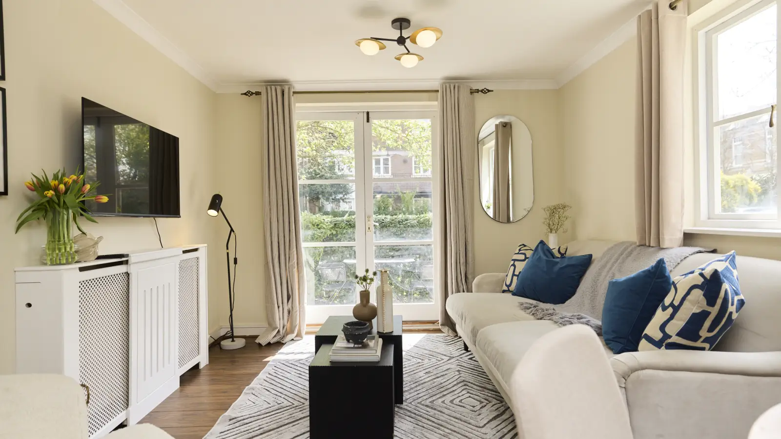 Flat Britannia Gate in Greater London