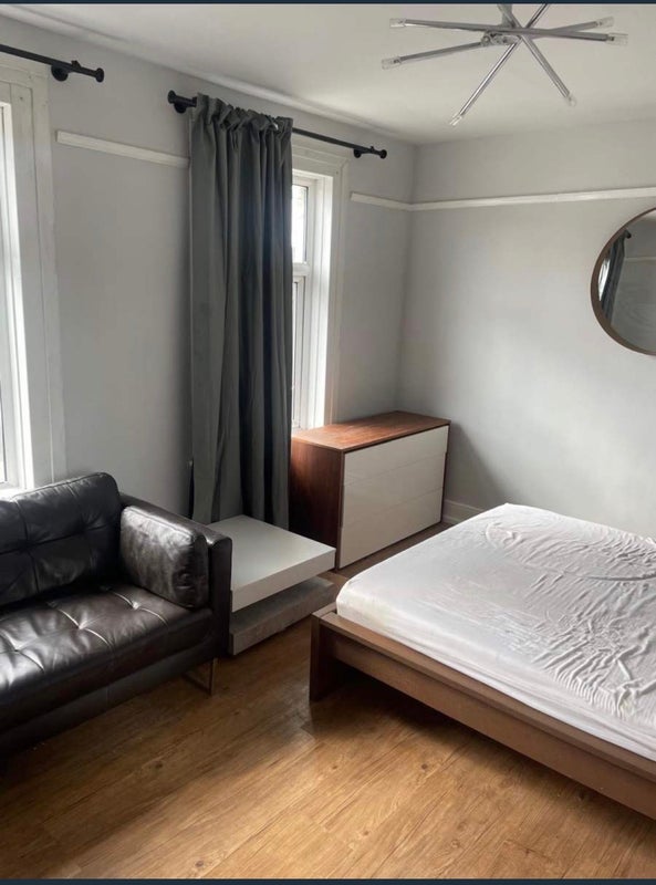 Flat Chiswick Road in Greater London