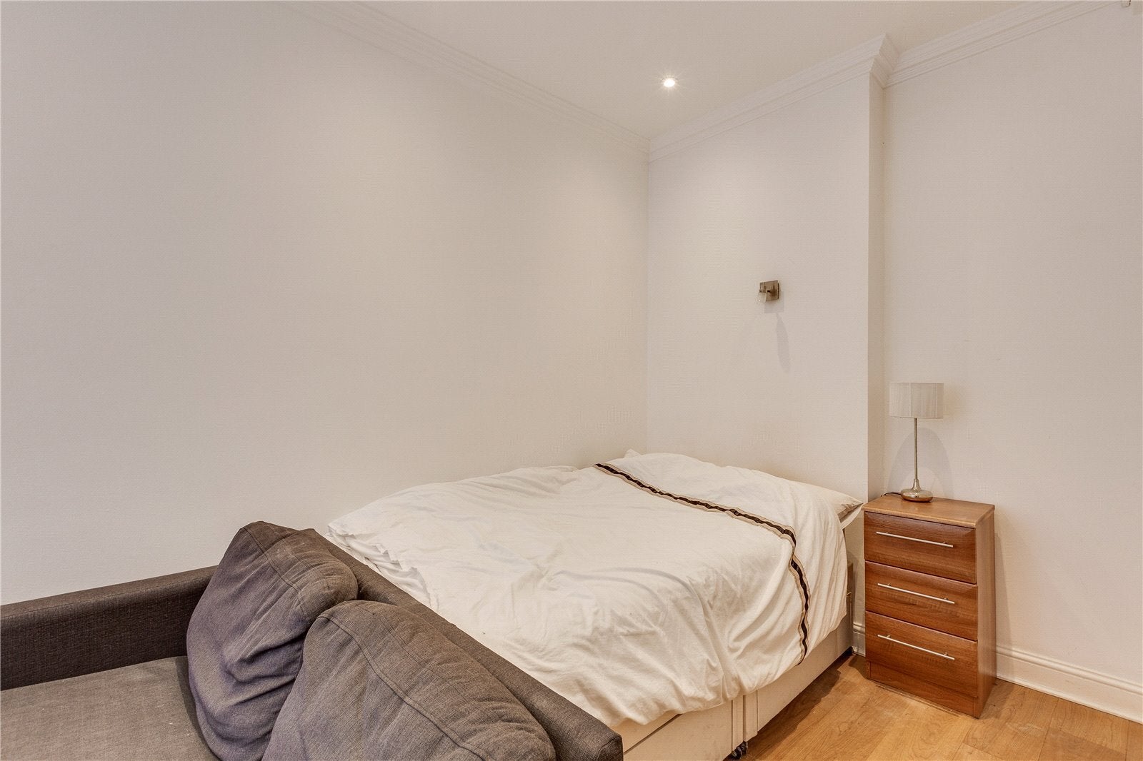 Flat Harrington Gardens in Greater London