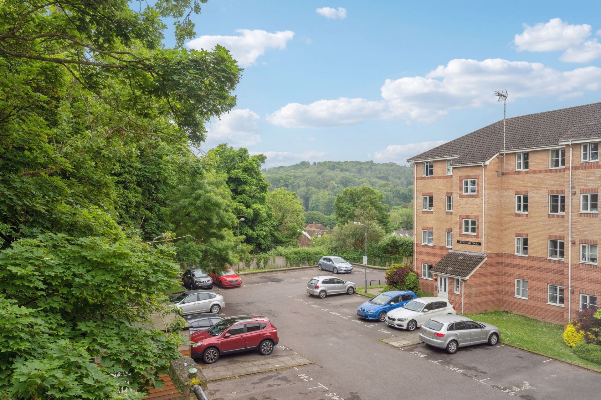 Flat Priestley Way in Burnham-On-Sea and Highbridge